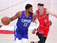 C7娱乐-包含德罗巴在快船比赛中关键助攻，回归赛场引发热议！的词条